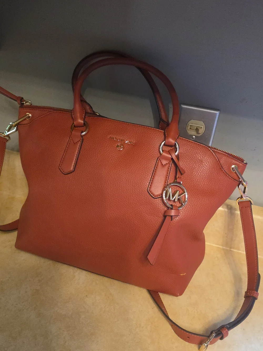 Elizabeths Bundle Michael Kors Elson & MK wallet & Pants - Picture 3 of 14